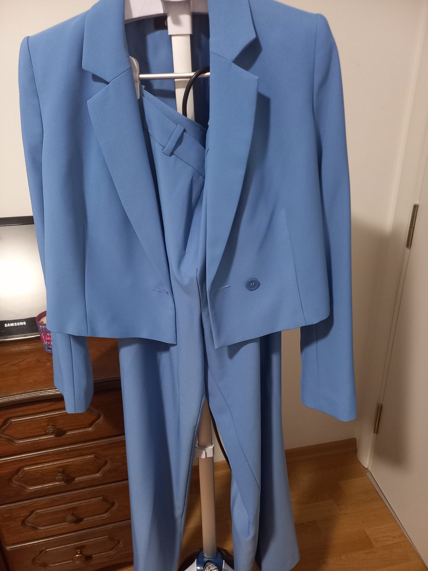 Костимче C&А