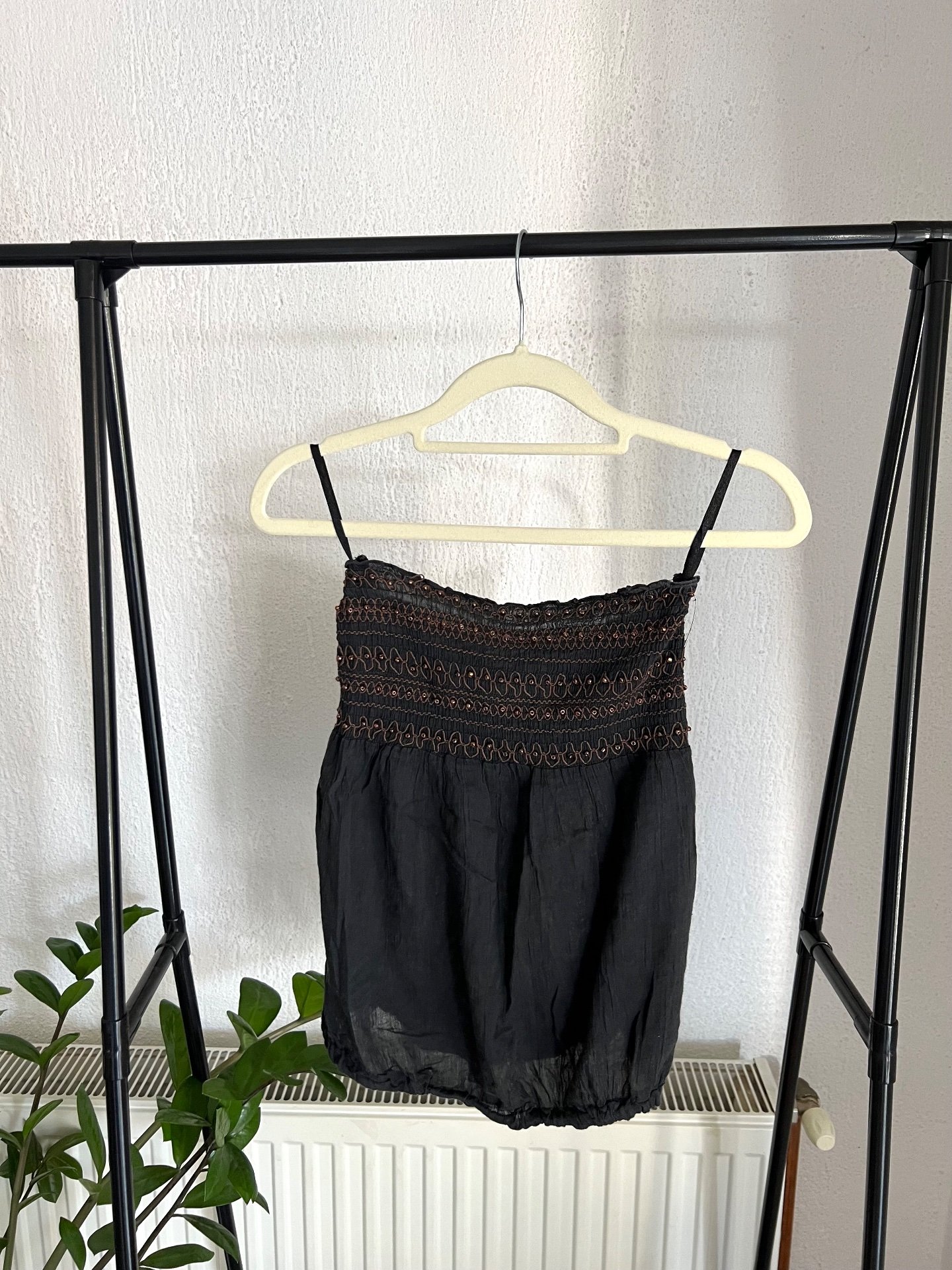 Tube топ со извезени детали