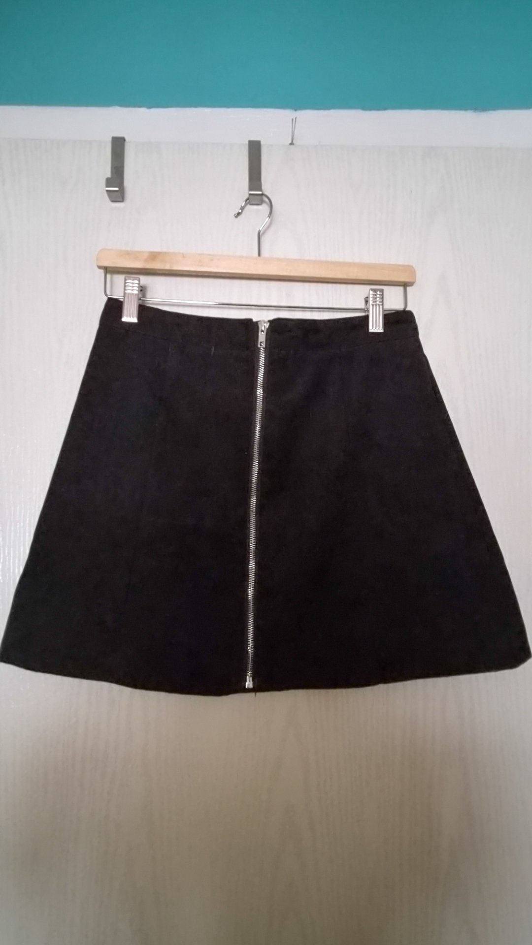 Mini crna suknja