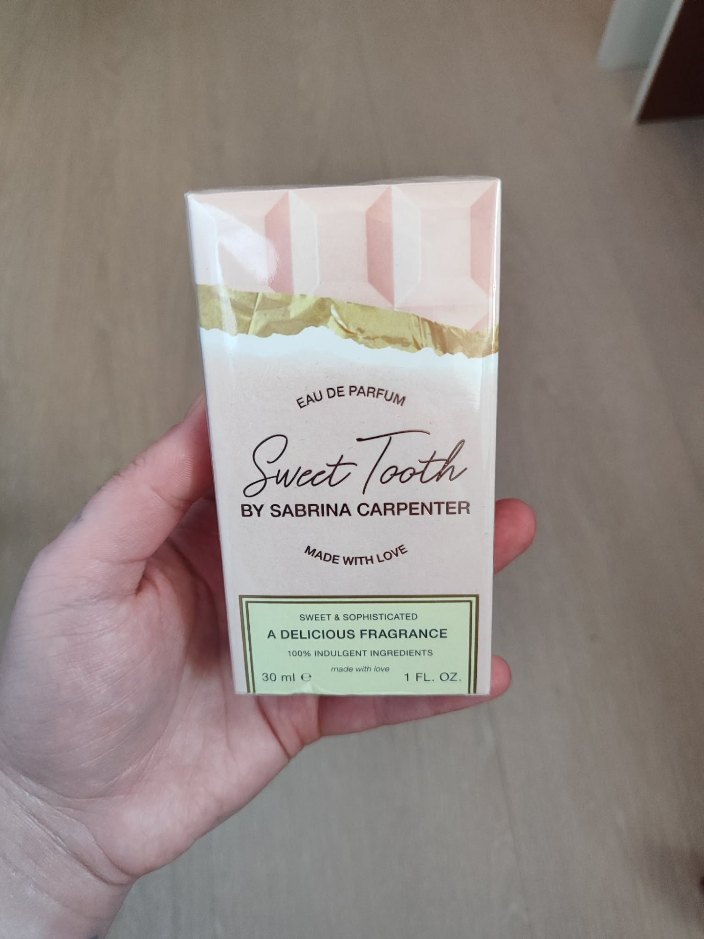 Sweet Tooth Sabrina Carpenter parfem