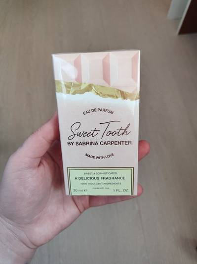 Sweet Tooth Sabrina Carpenter parfem