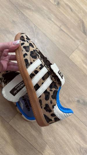 Adidas патики 37,5