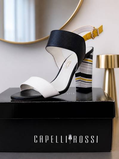 Capelli Rossi сандали број 40