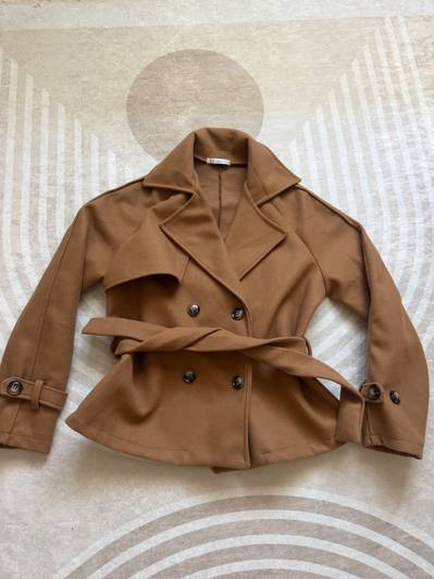 Кратко тенко палто