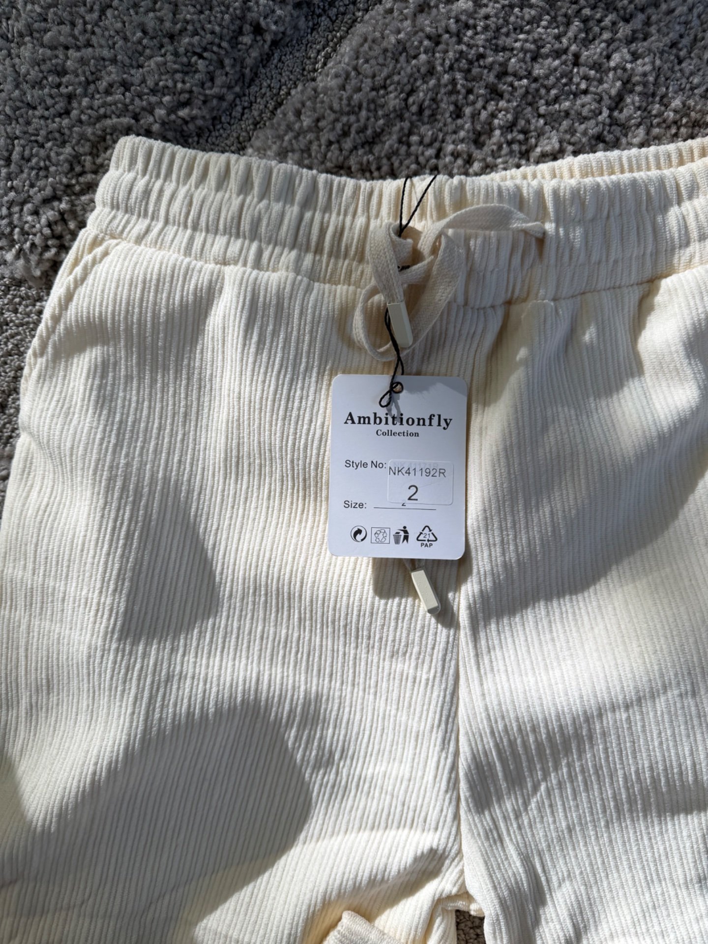 Нови, беж кежуал пантолони - 2