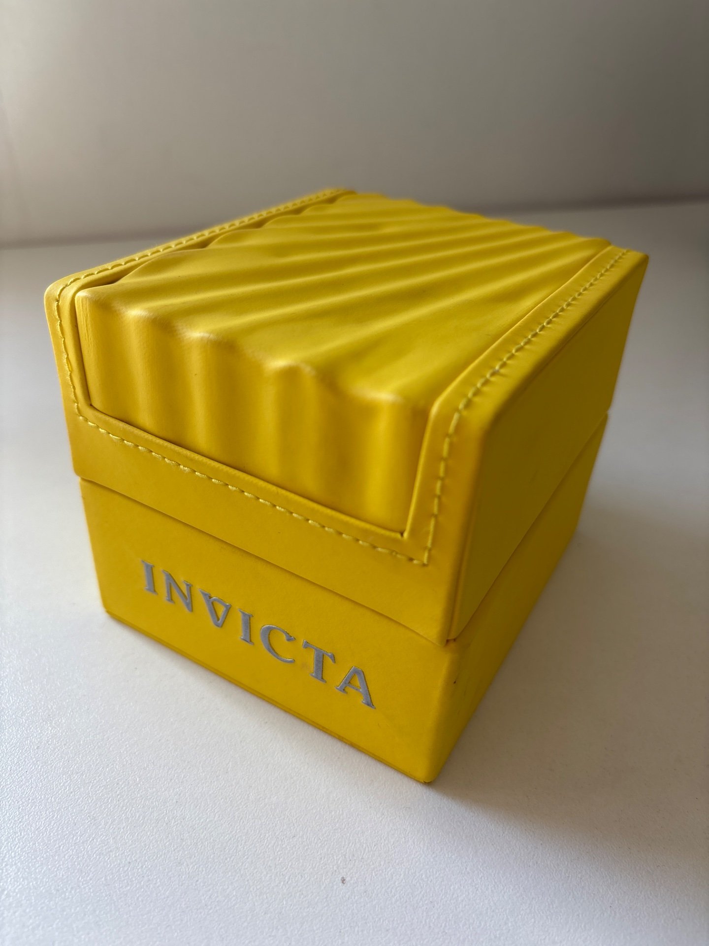 Invicta машки часовник - 2