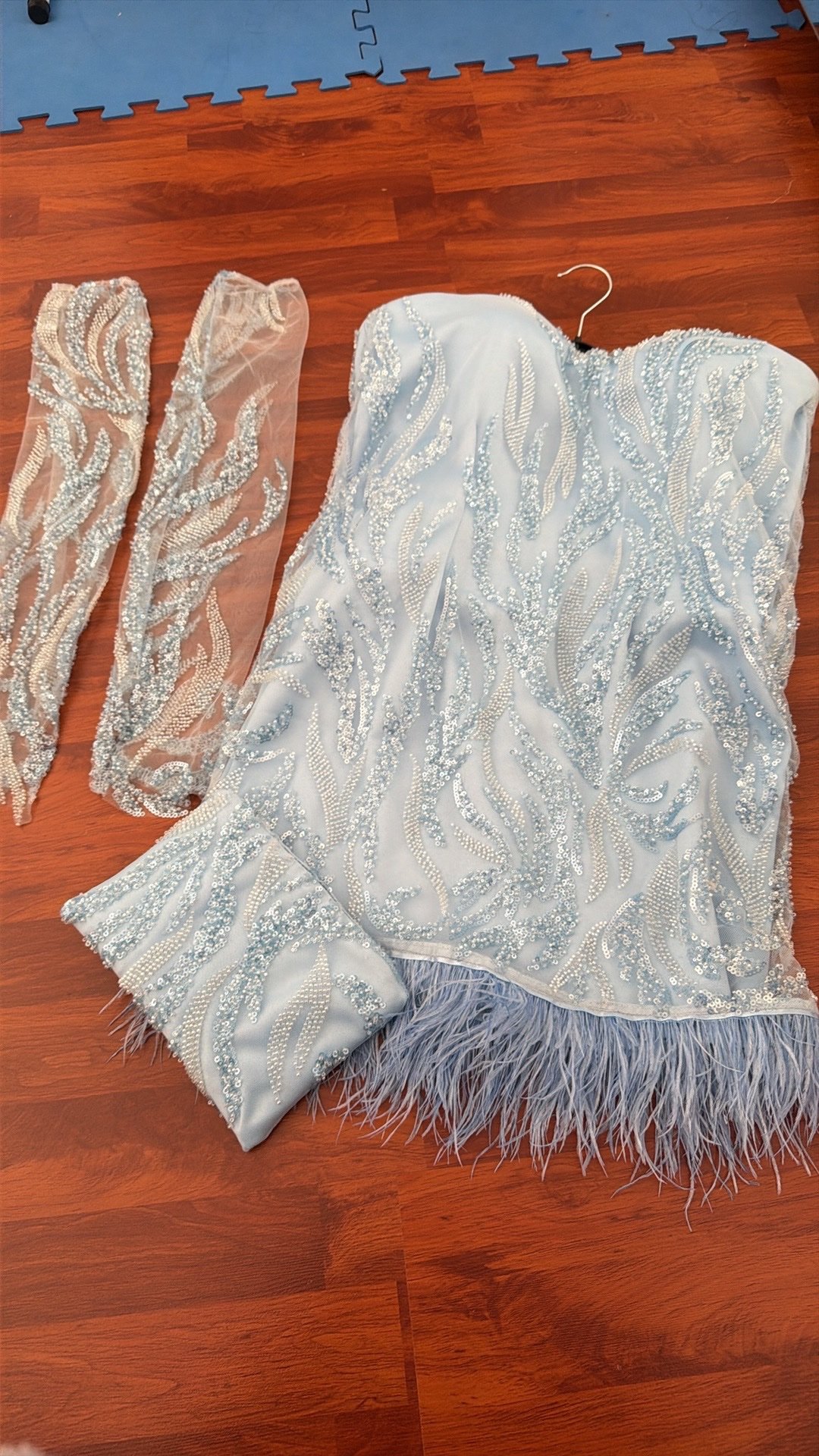 Racno izraboten fustan