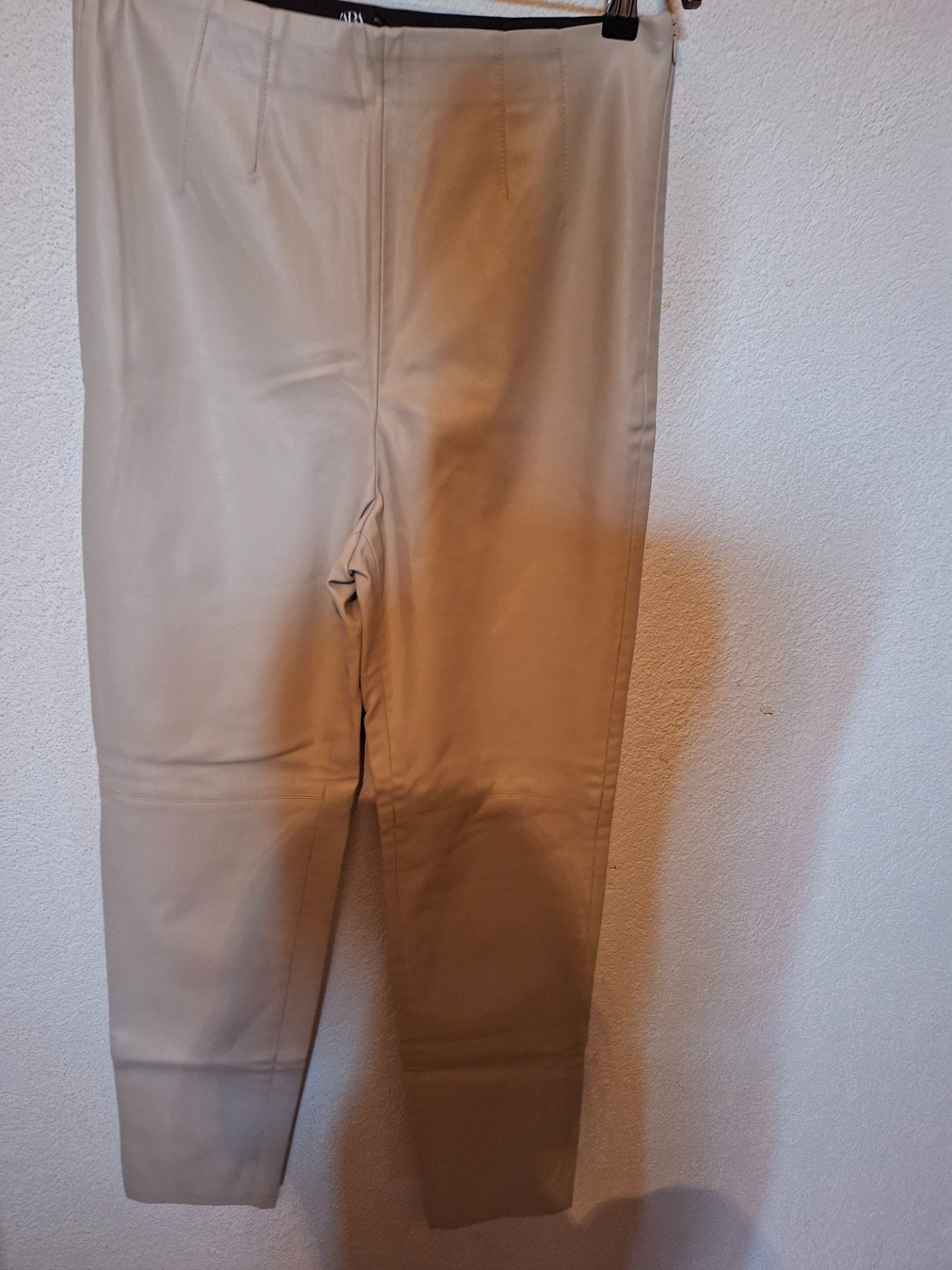 Панталони величина Л