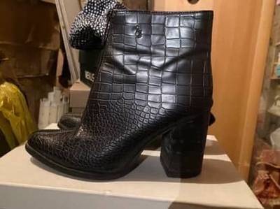 Armani kozni cizmi