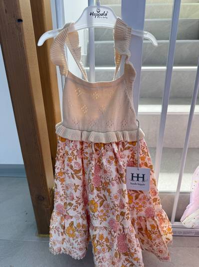 Фустанче со етикета