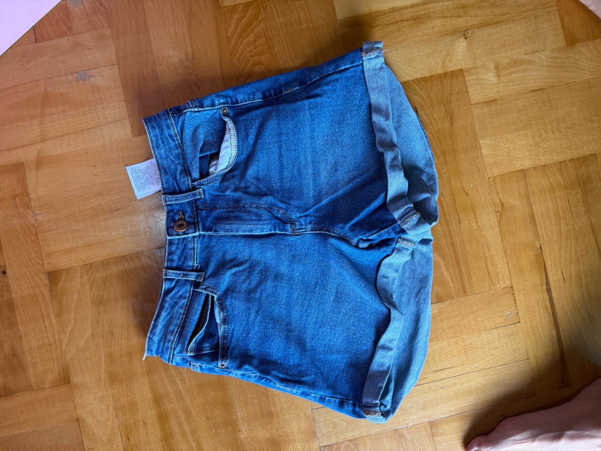 Kratki pantaloni