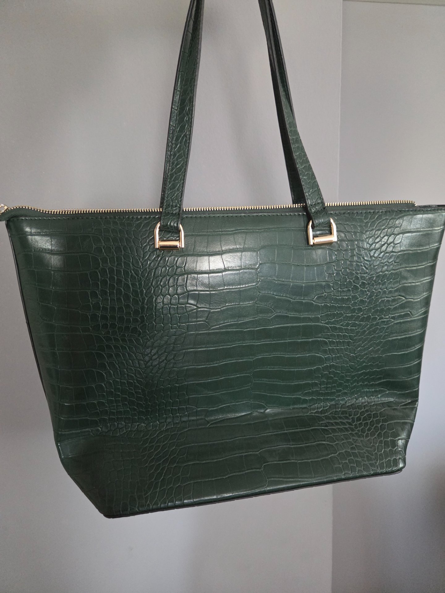 Маслинеста чанта