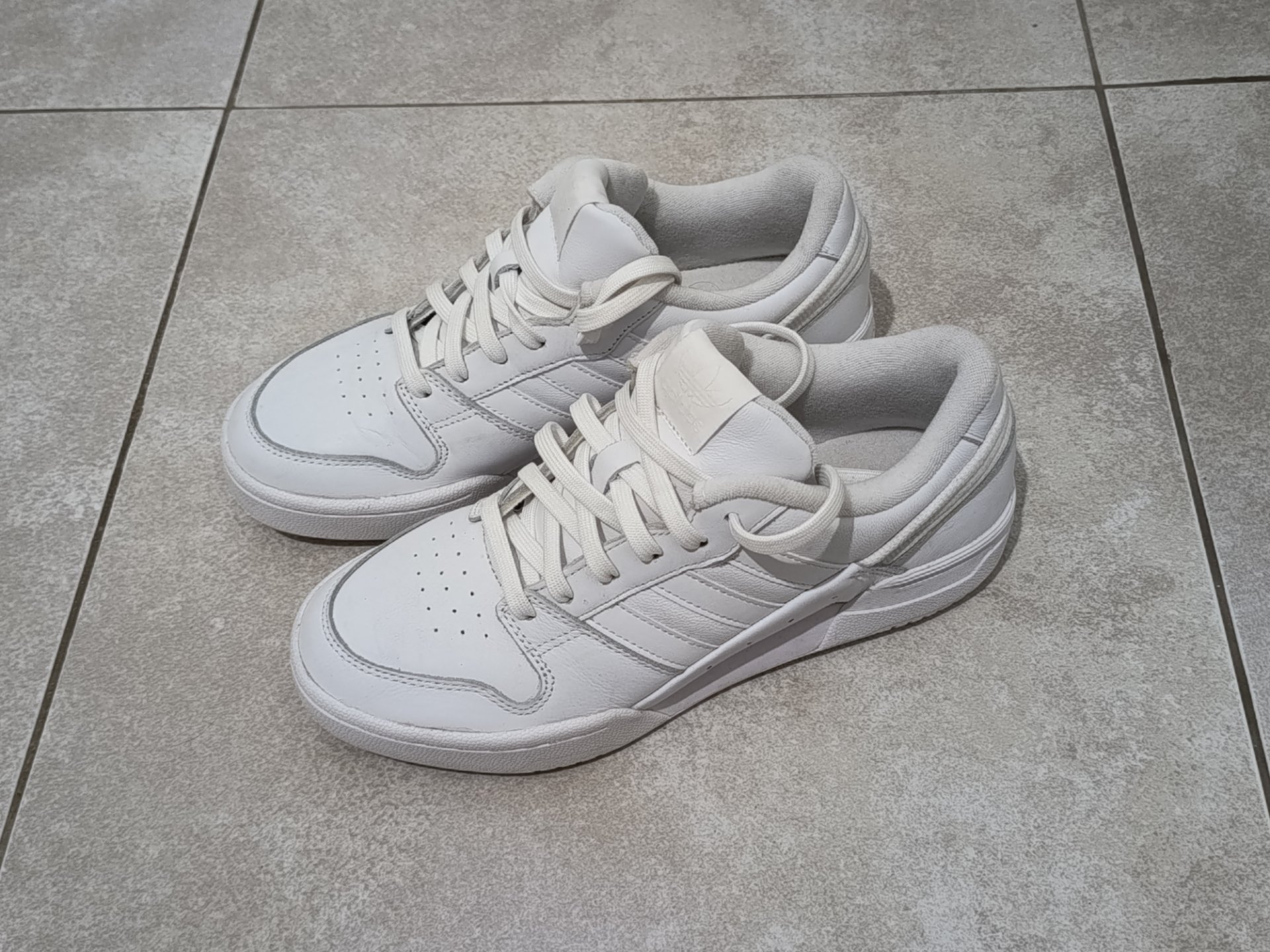 НОВИ Adidas патики 40/41 - 2