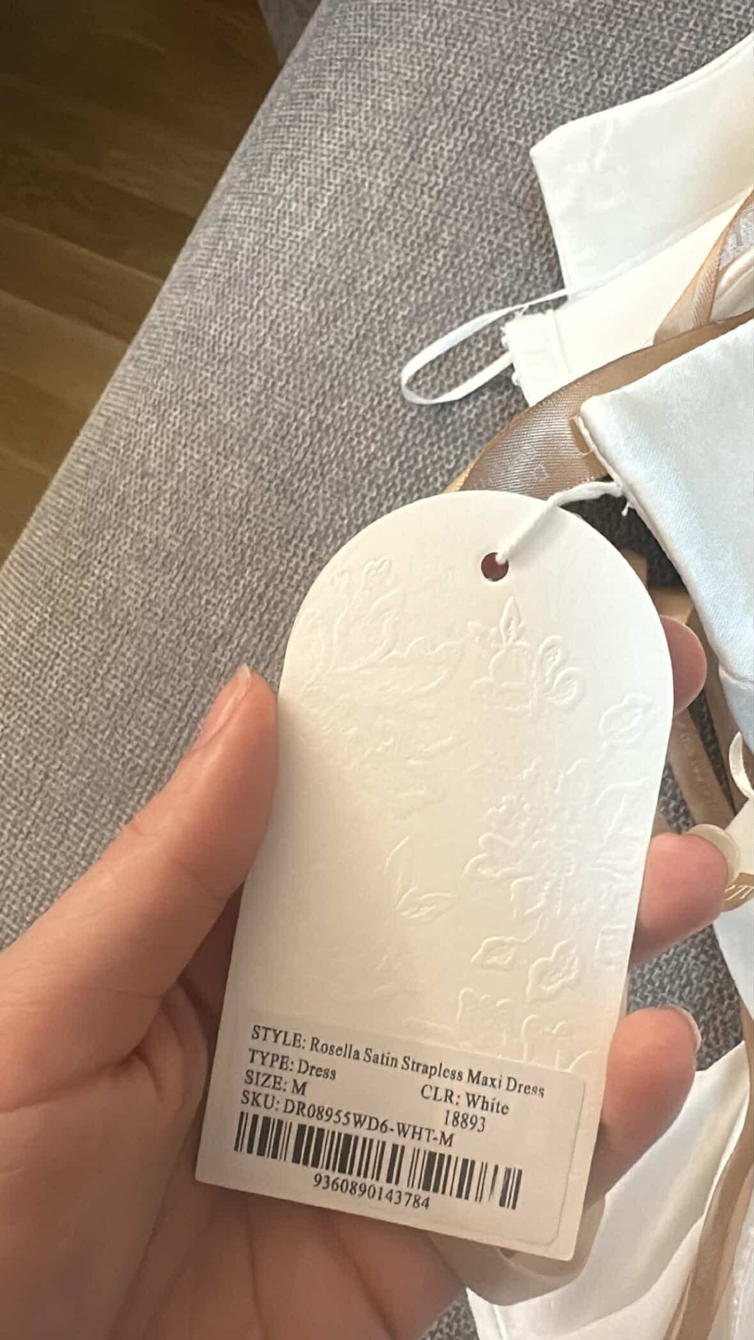 Долг бел сатенски фустан - се продава - 5