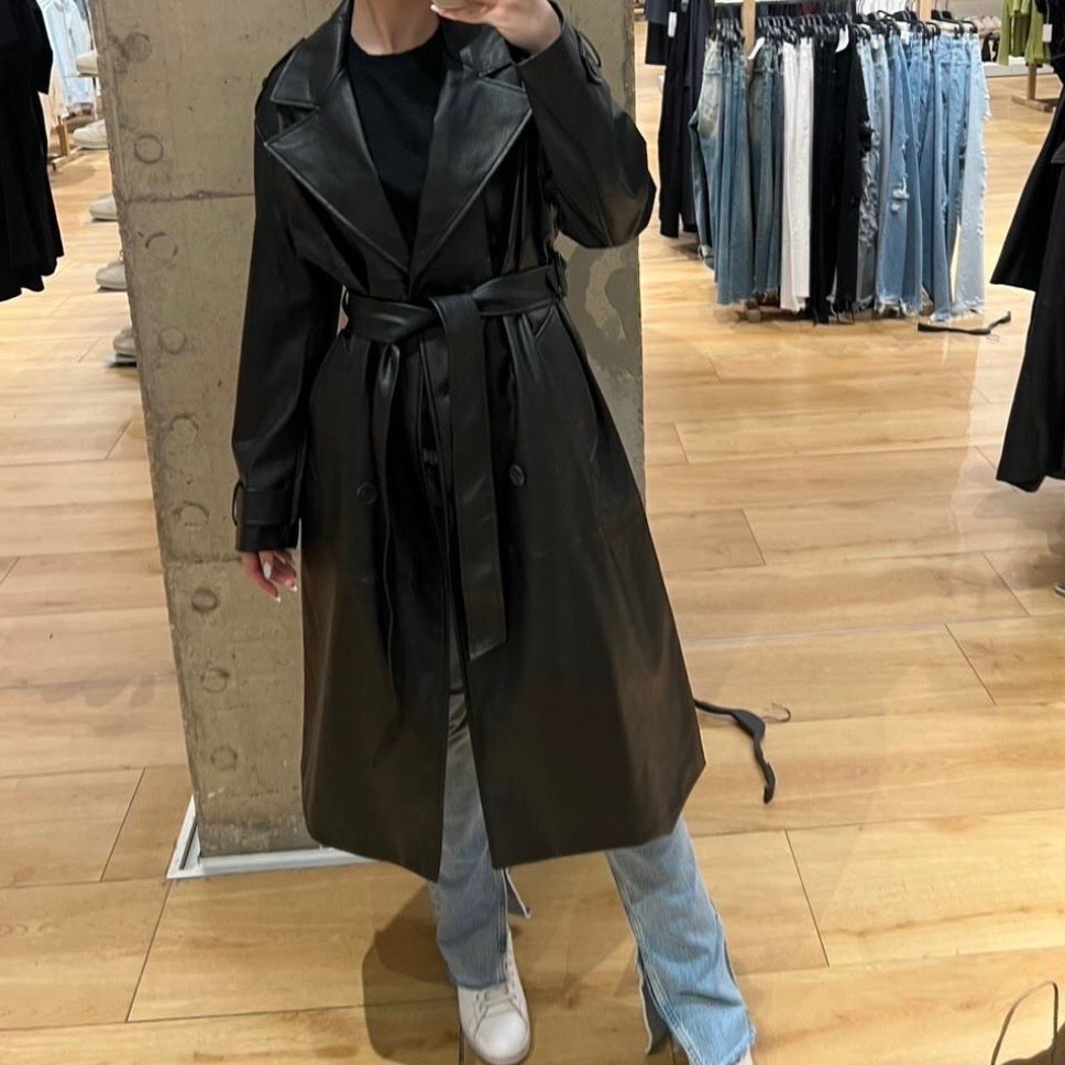 Bershka мантил од вештачка кожа