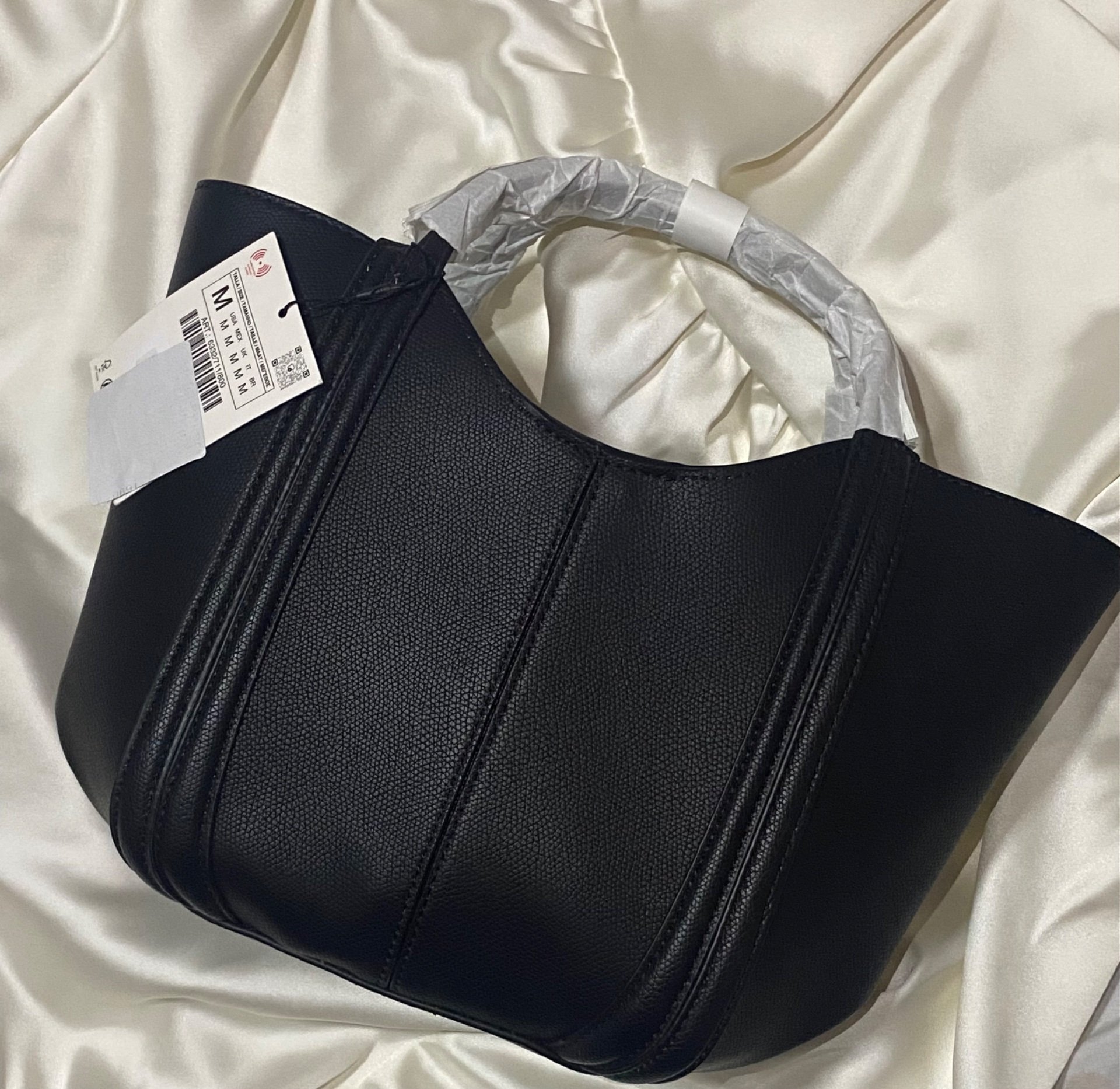 НОВО СО ЕТИКЕТА! ZARA Црна Мини Чанта ✨ ( Mini City Bag ) - 2