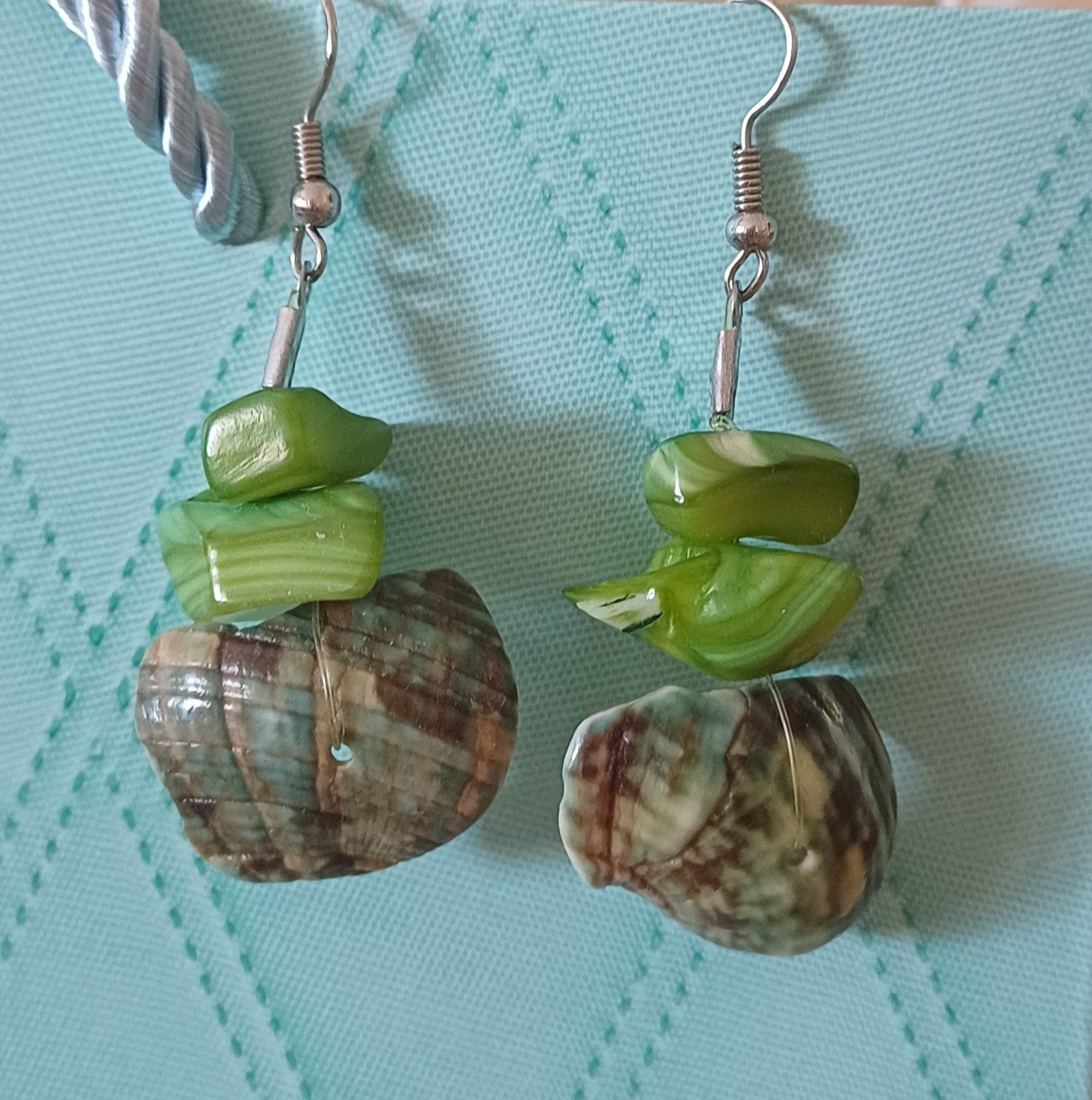 Obetki racno izraboteni