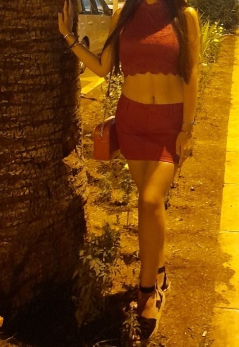 Bershka mini crvena suknja