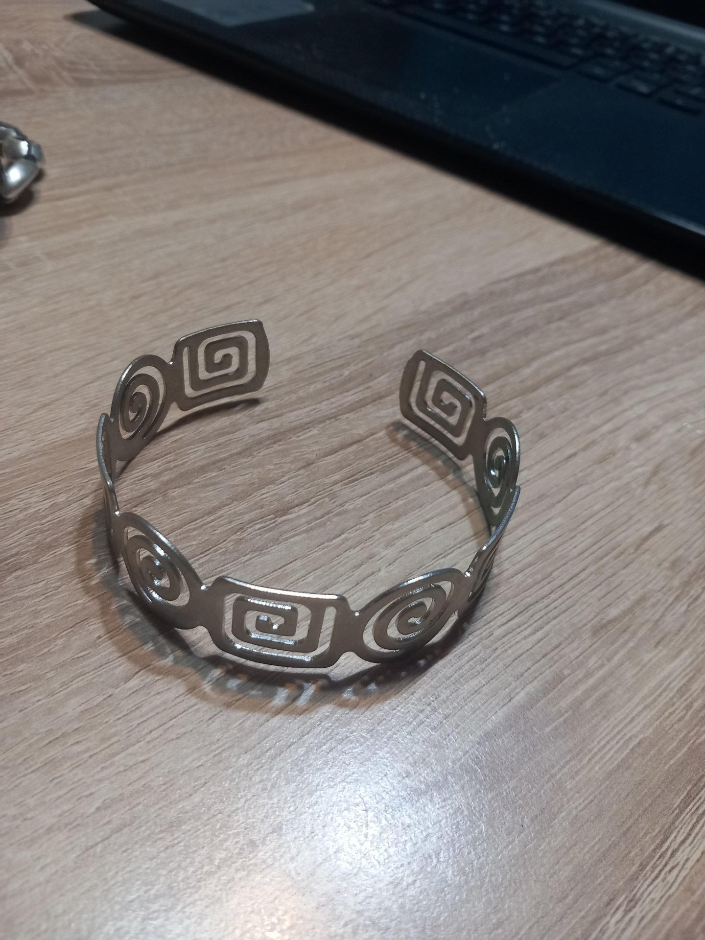 Zenska alka prilagodliva