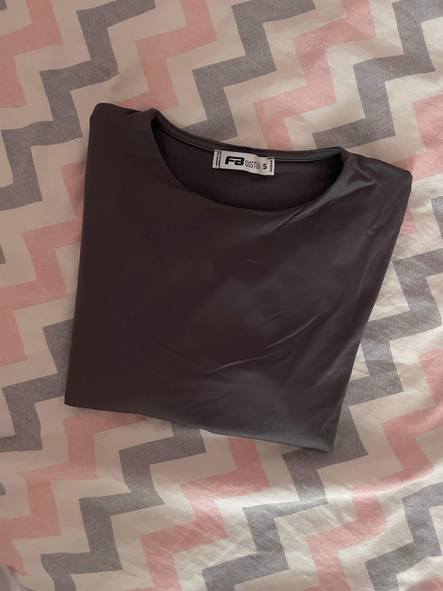 Кроп-топ маичка број S - 3