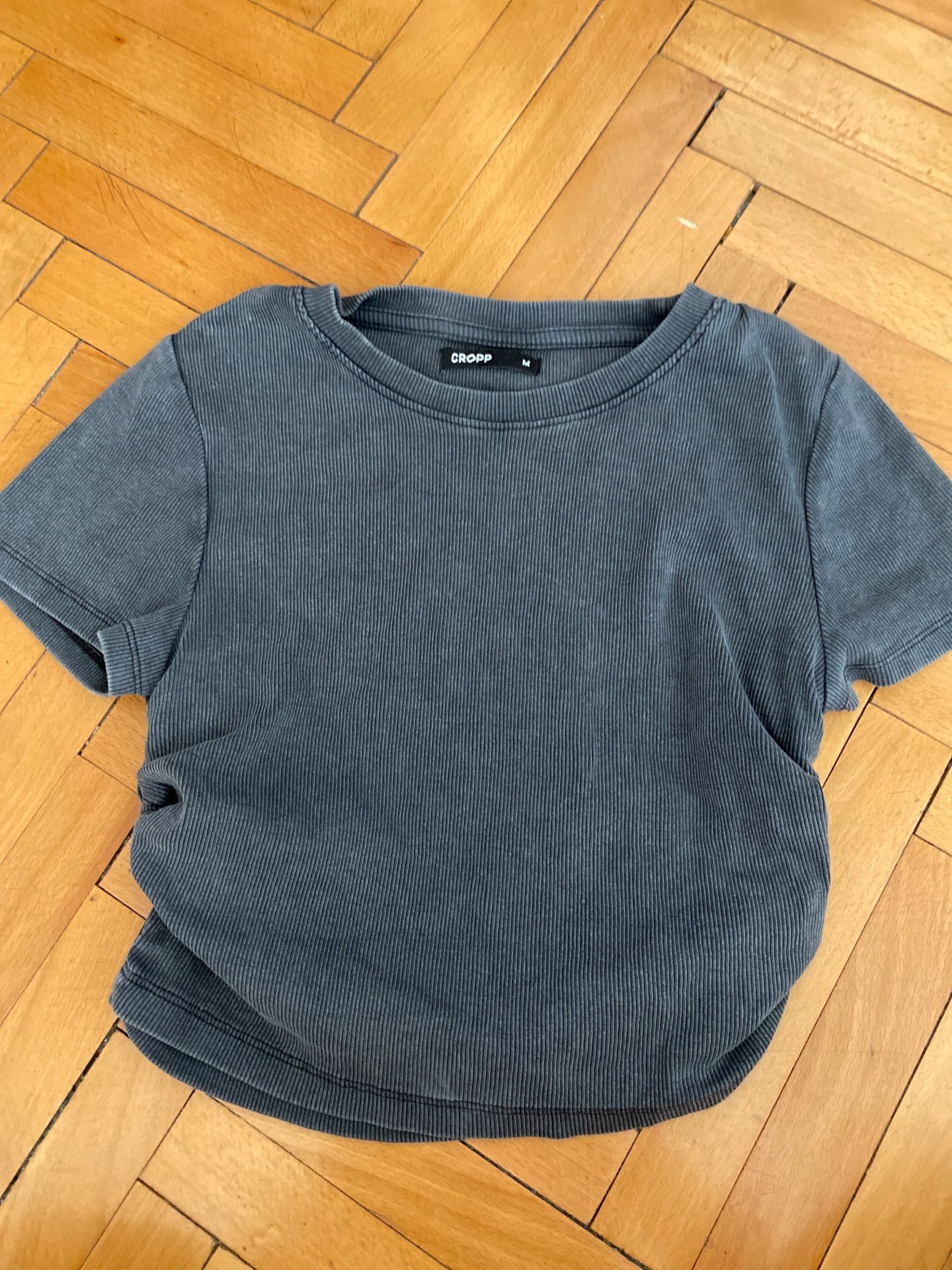 Cropp сив crop top