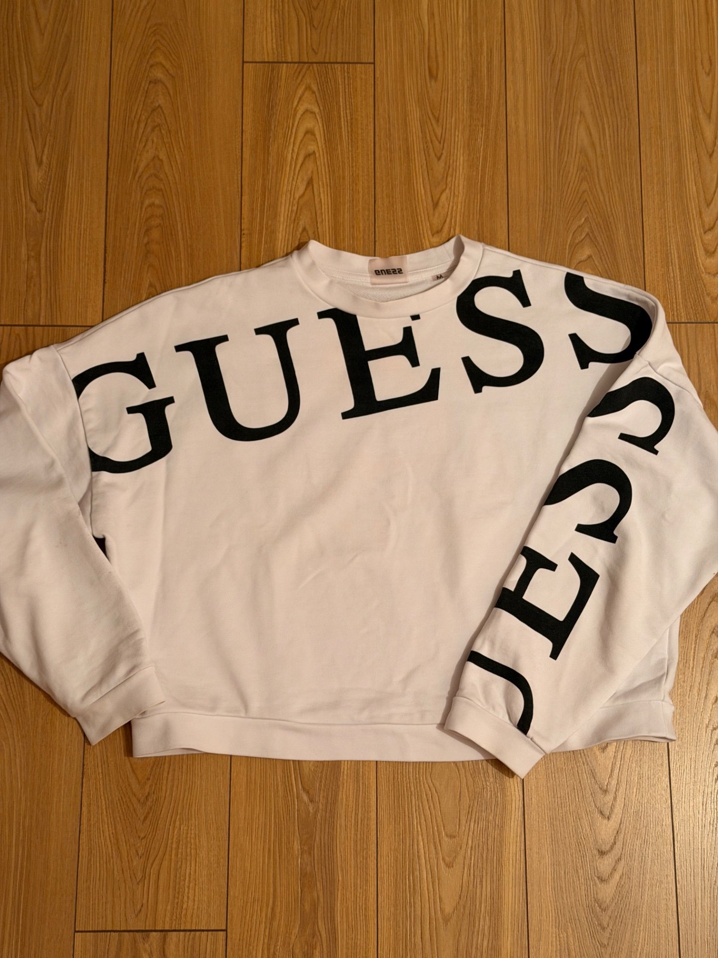 Guess Dukser