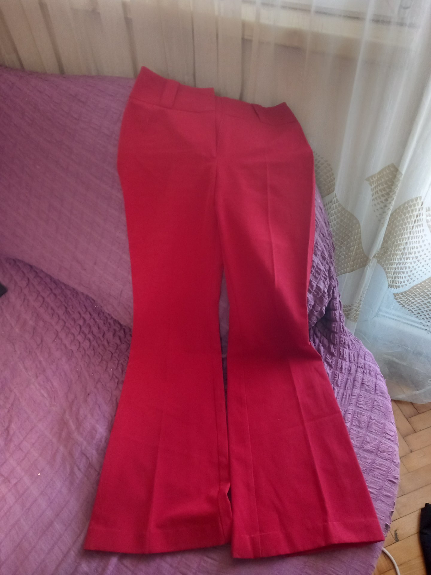 Bella zvonasti pantaloni