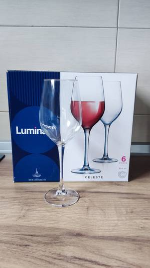 Чаши за вино