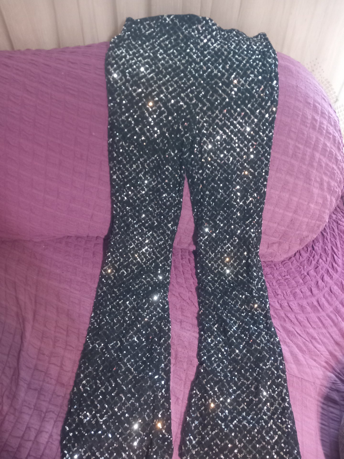 New Yorker novi sveceni pantaloni