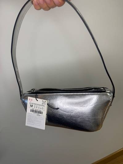 Чанта од Зара -нова