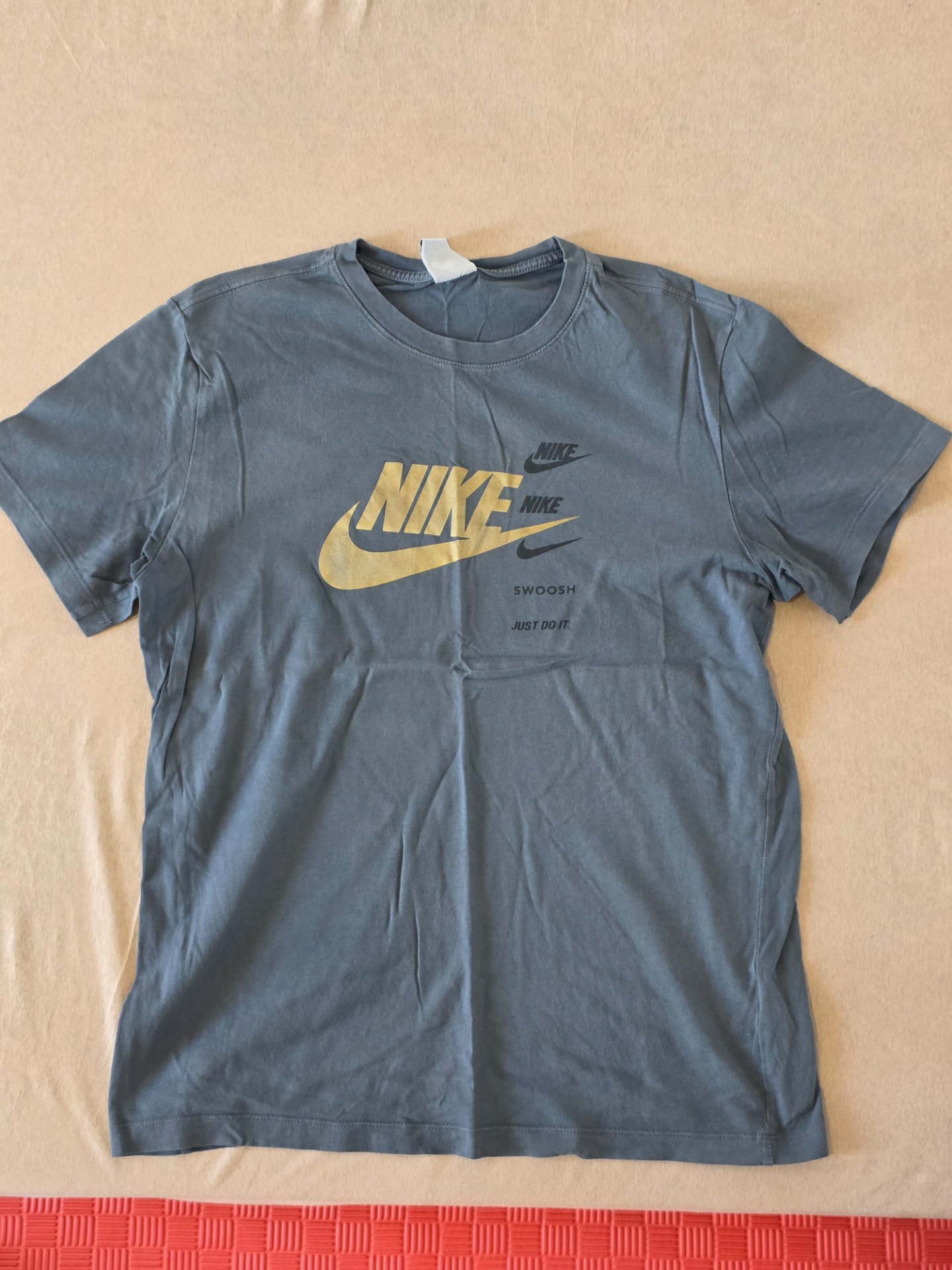 Nike maica L