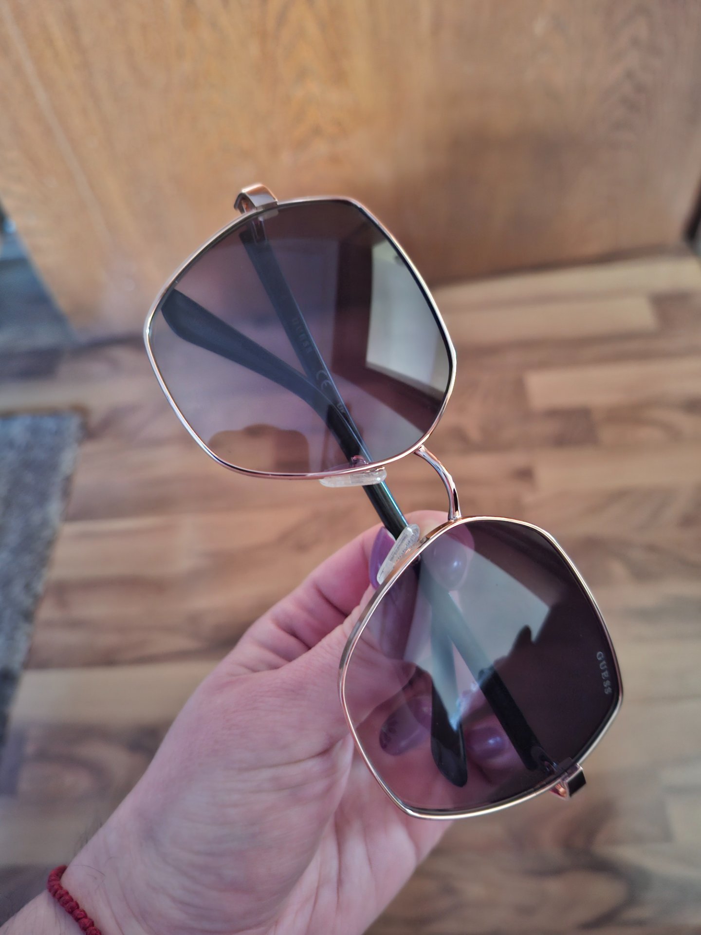 Guess ocila za sonce