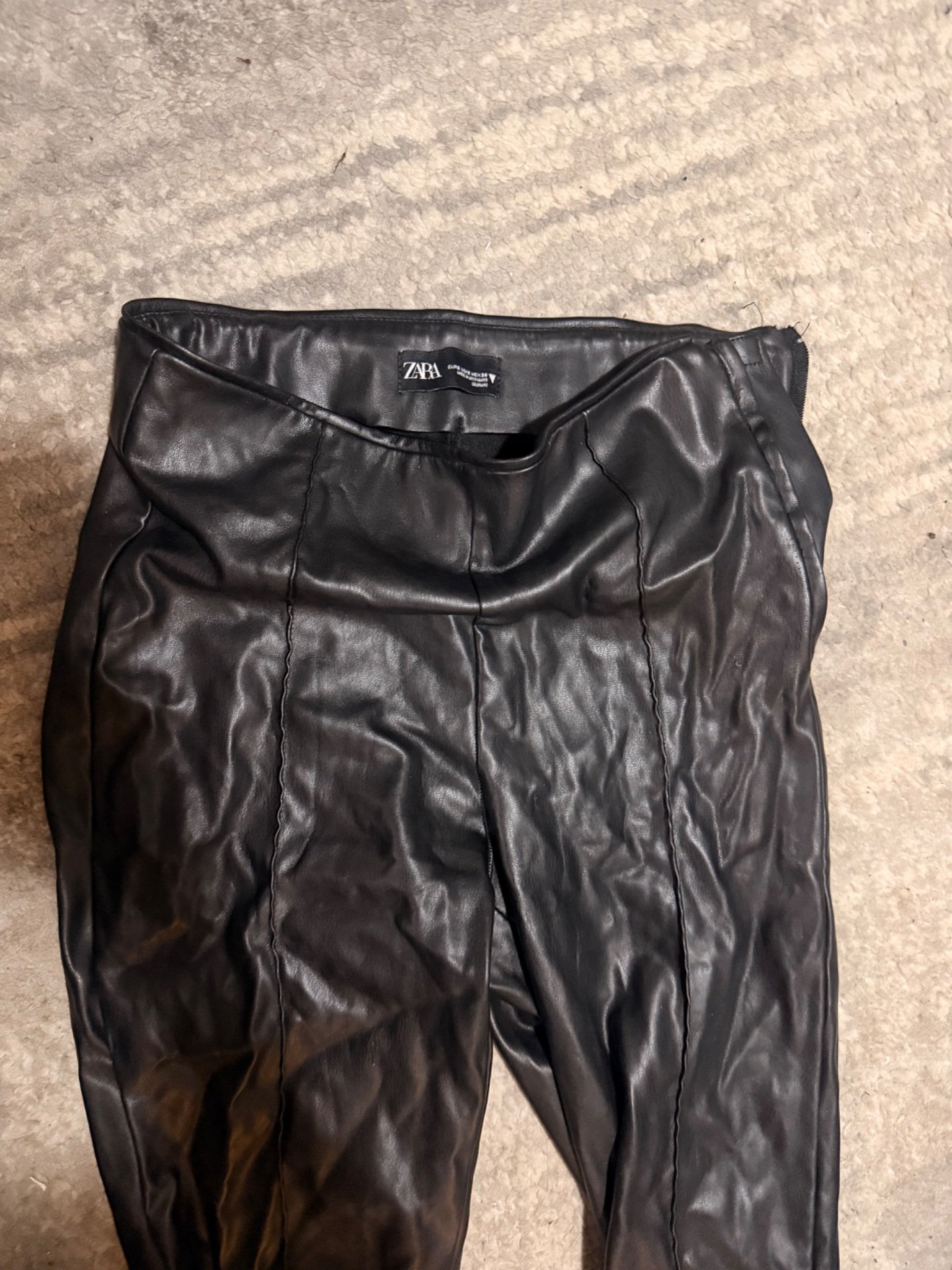 Pantaloni Zara