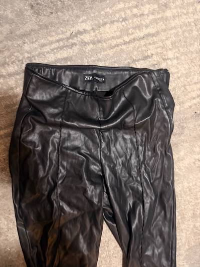Pantaloni Zara