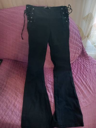 New Yorker zvonesti pantaloni so vrvki