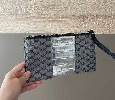 MICHAEL KORS ( authentic from USA)
