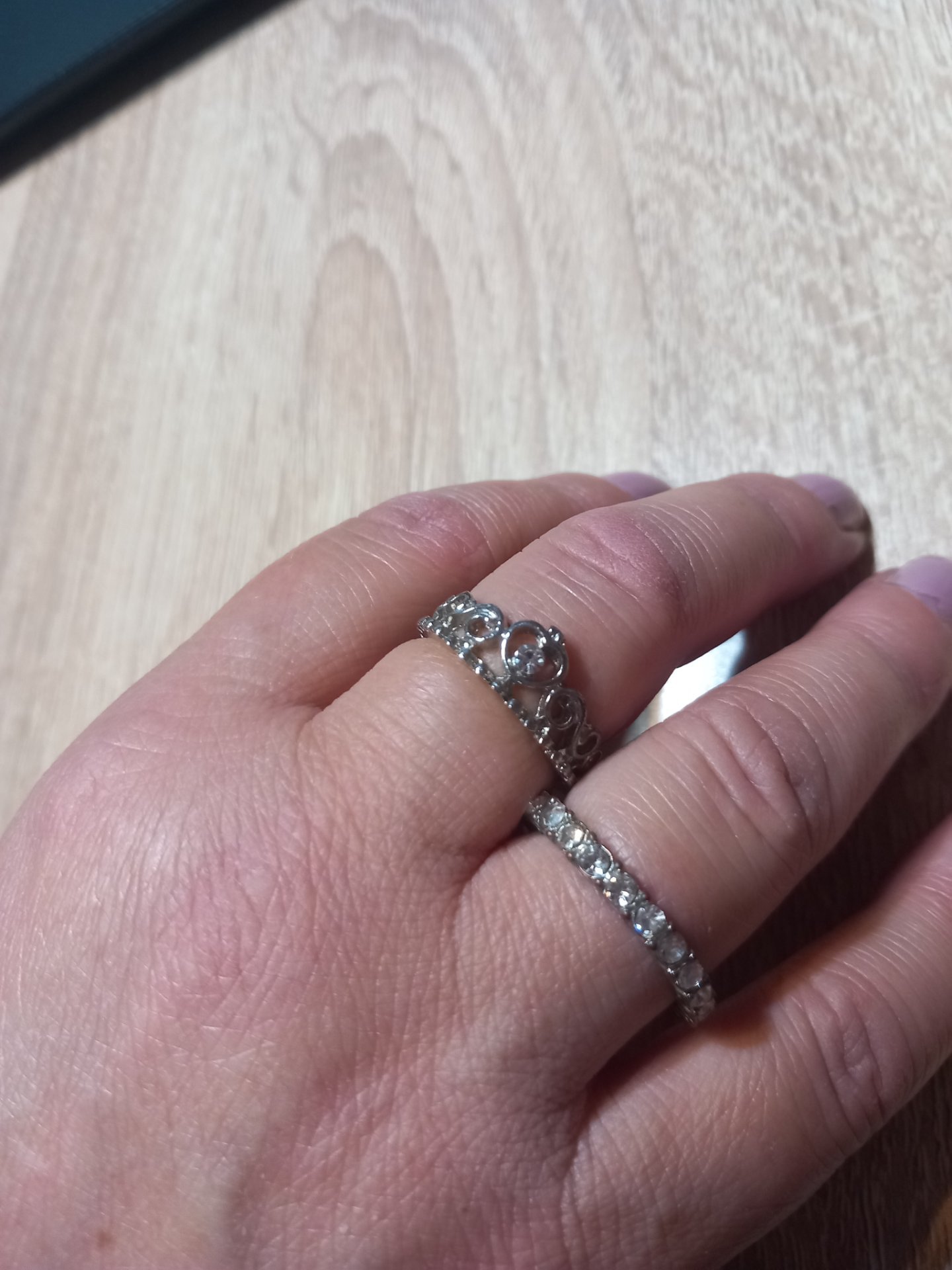 Zia prsteni so kristali broj 8