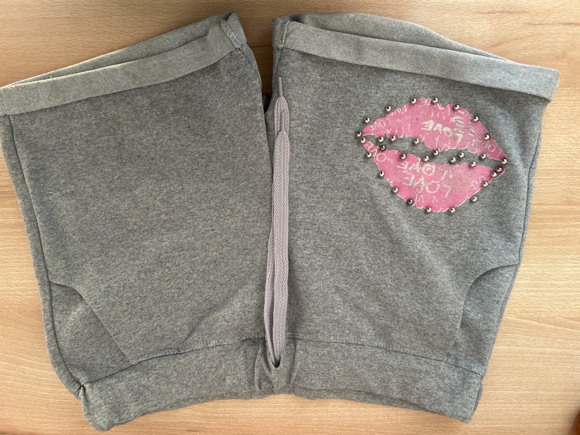 Сиви спортски шорцеви S