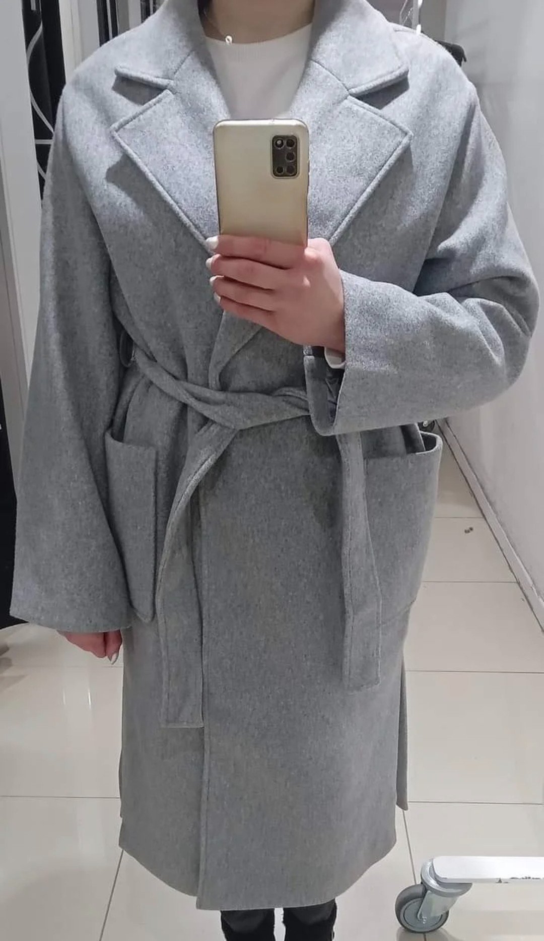 Nov kaput siv 40 broj
