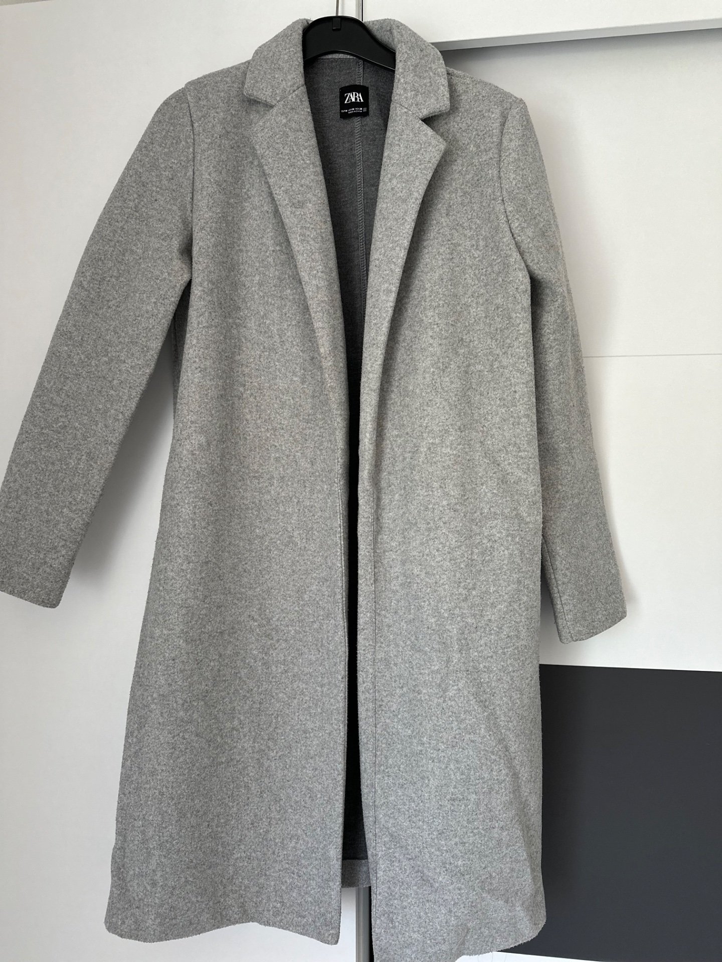 Zara капут број М