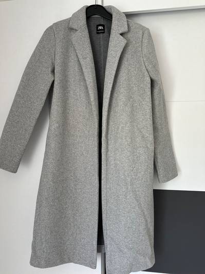 Zara капут број М
