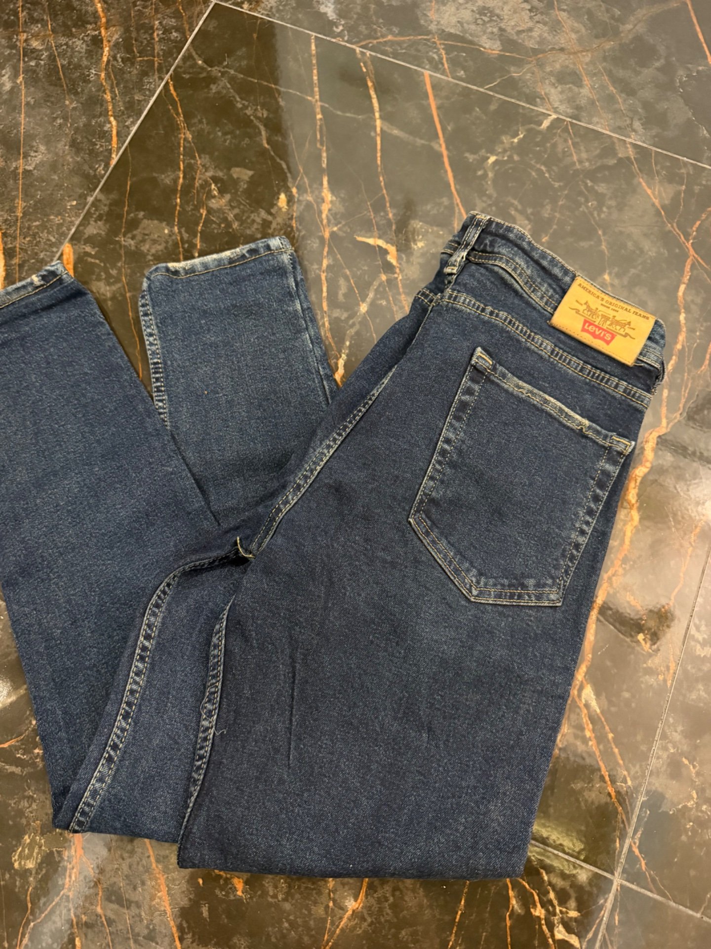 Levis - 2