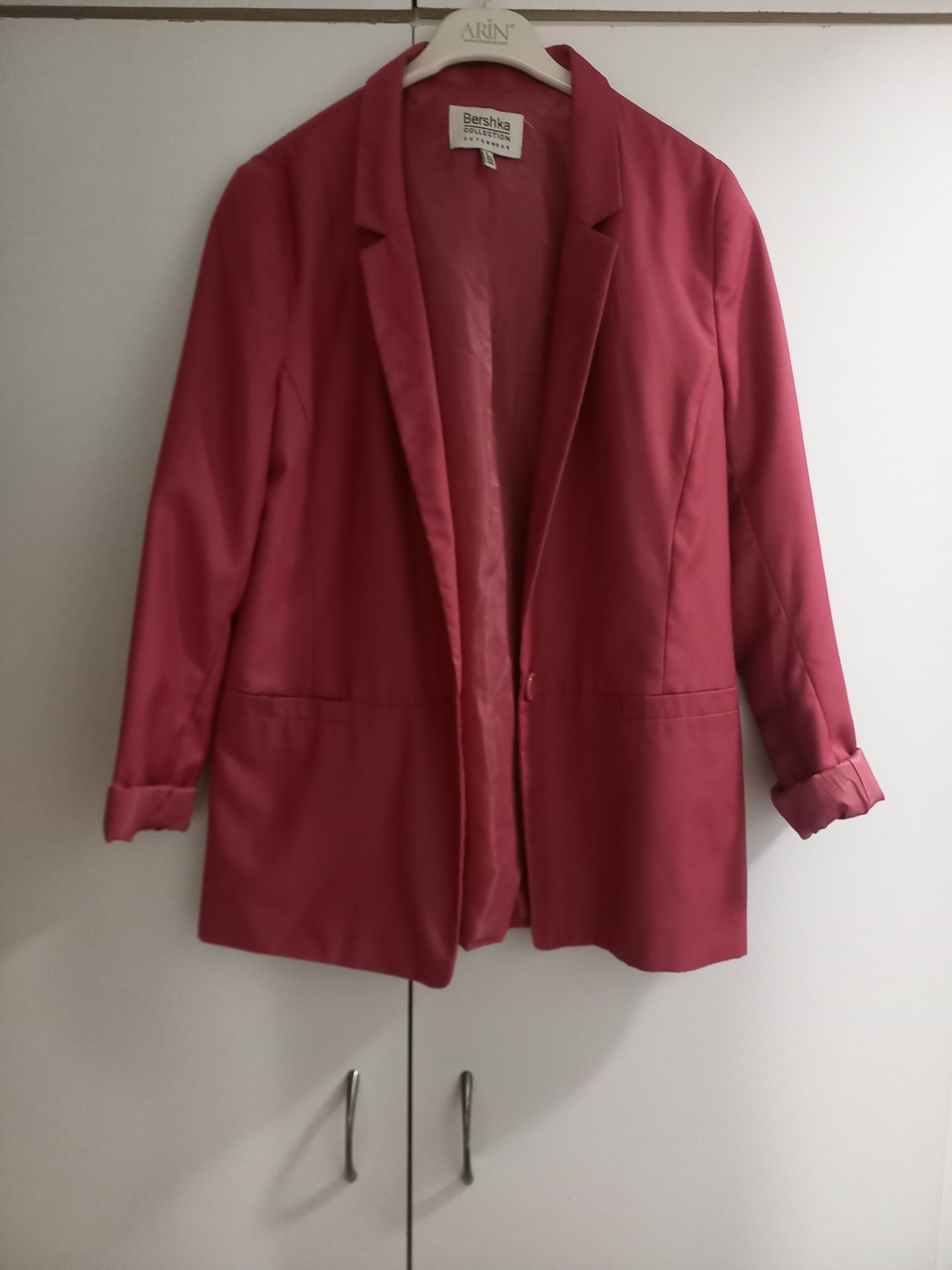 Темно црвено сако