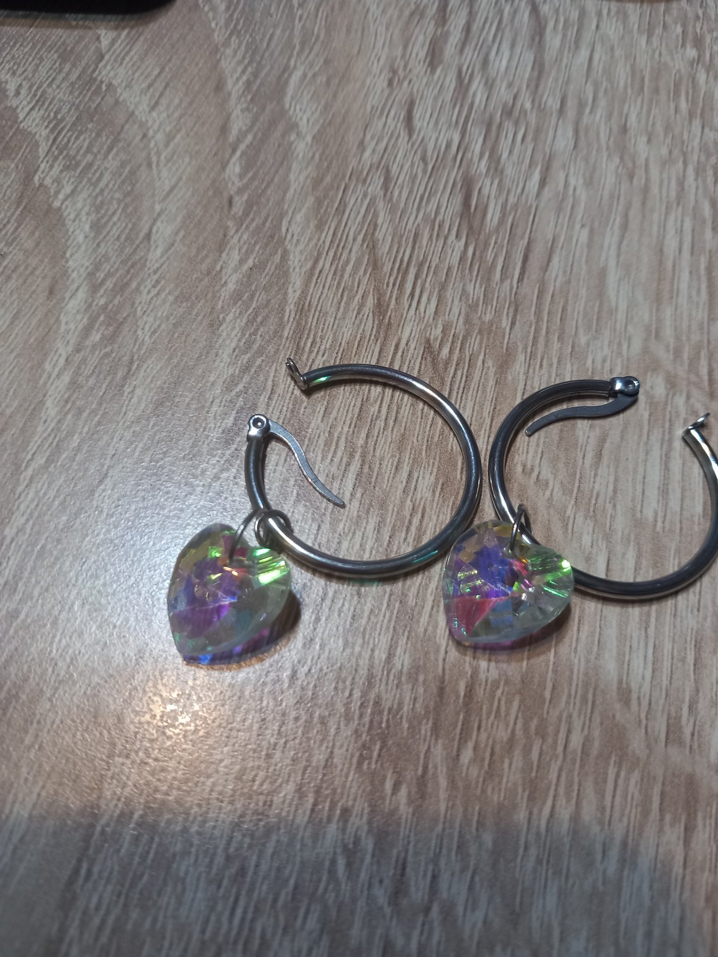 Zia srebreni obetki so srce kristal