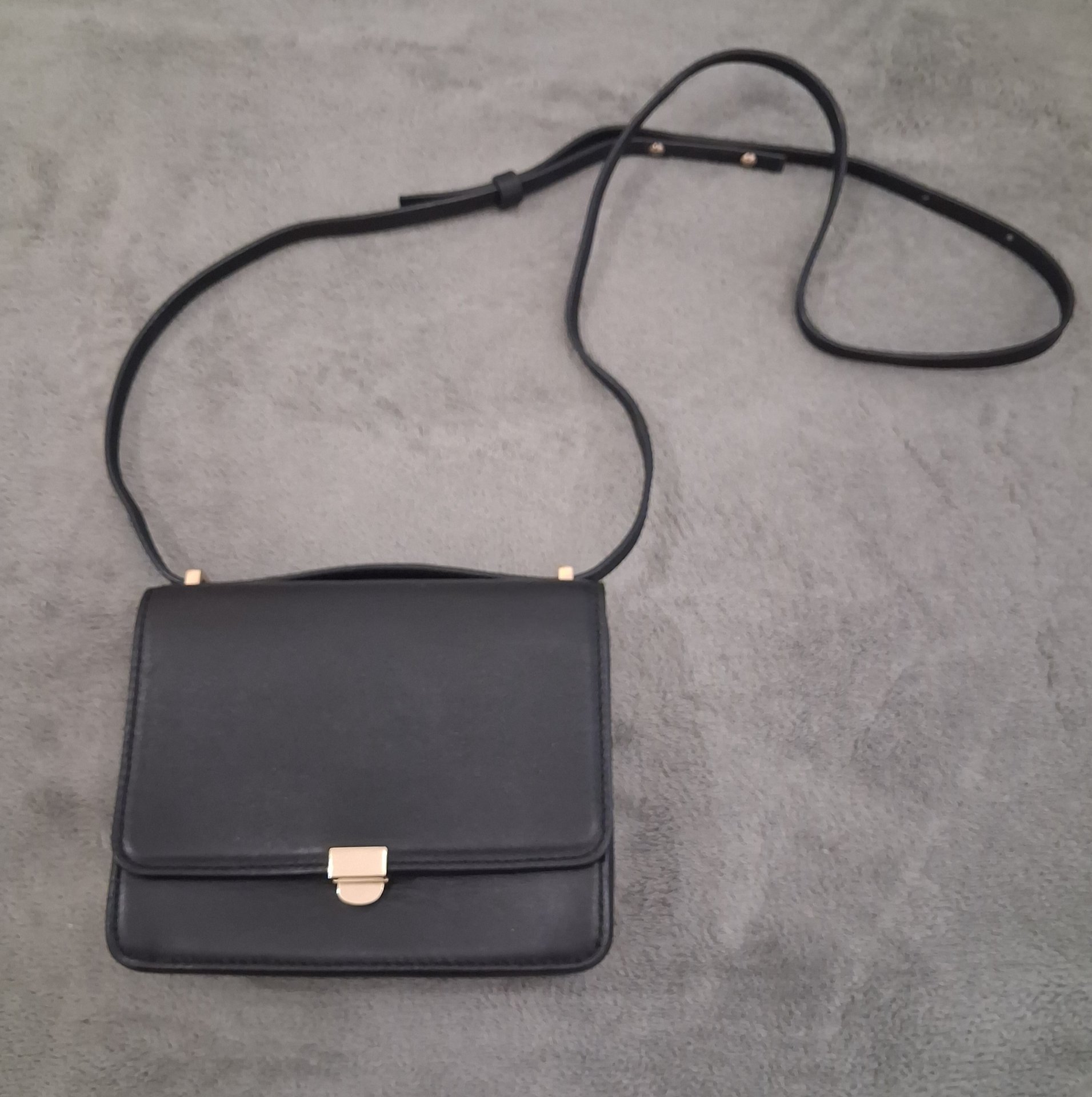 Massimo Dutti ташничка