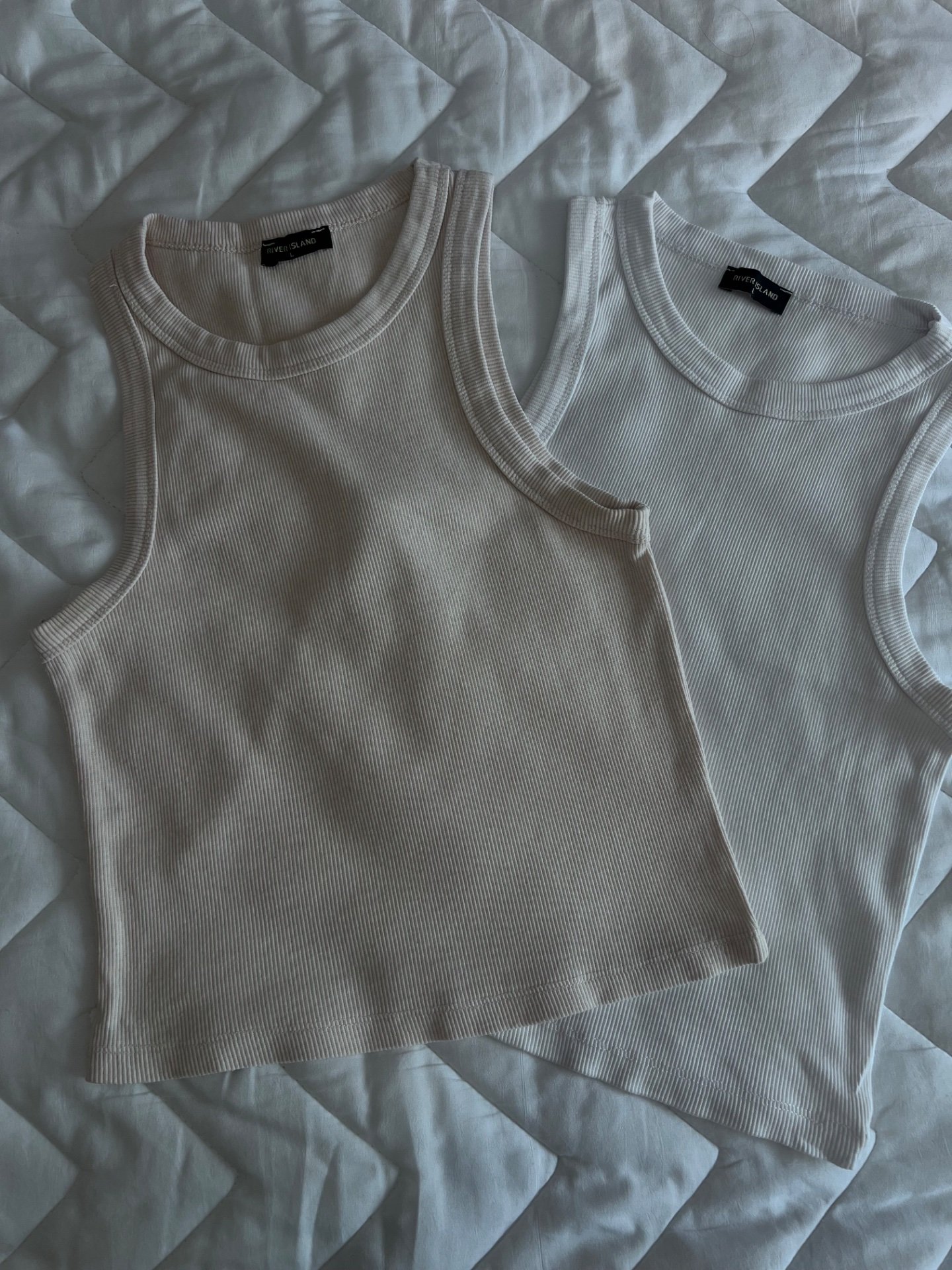 Маички (крем и бела)