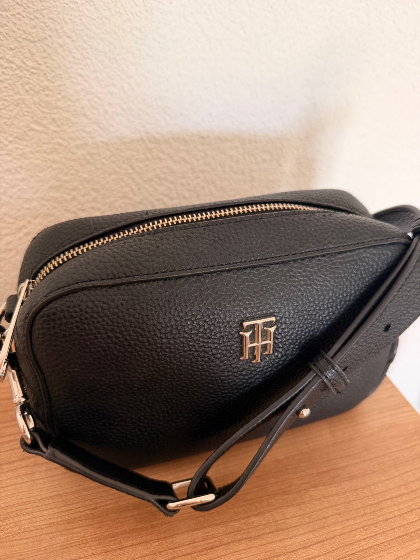 Tommy Hilfiger Tasna - 3