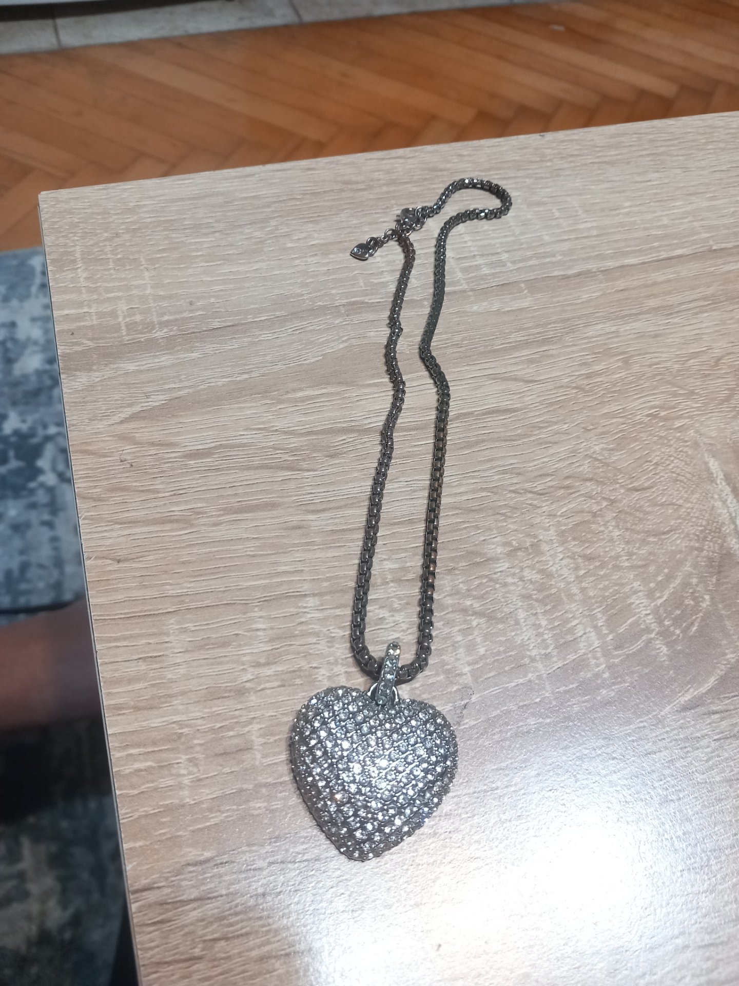 Stradivarius lance so srce so cirkoni