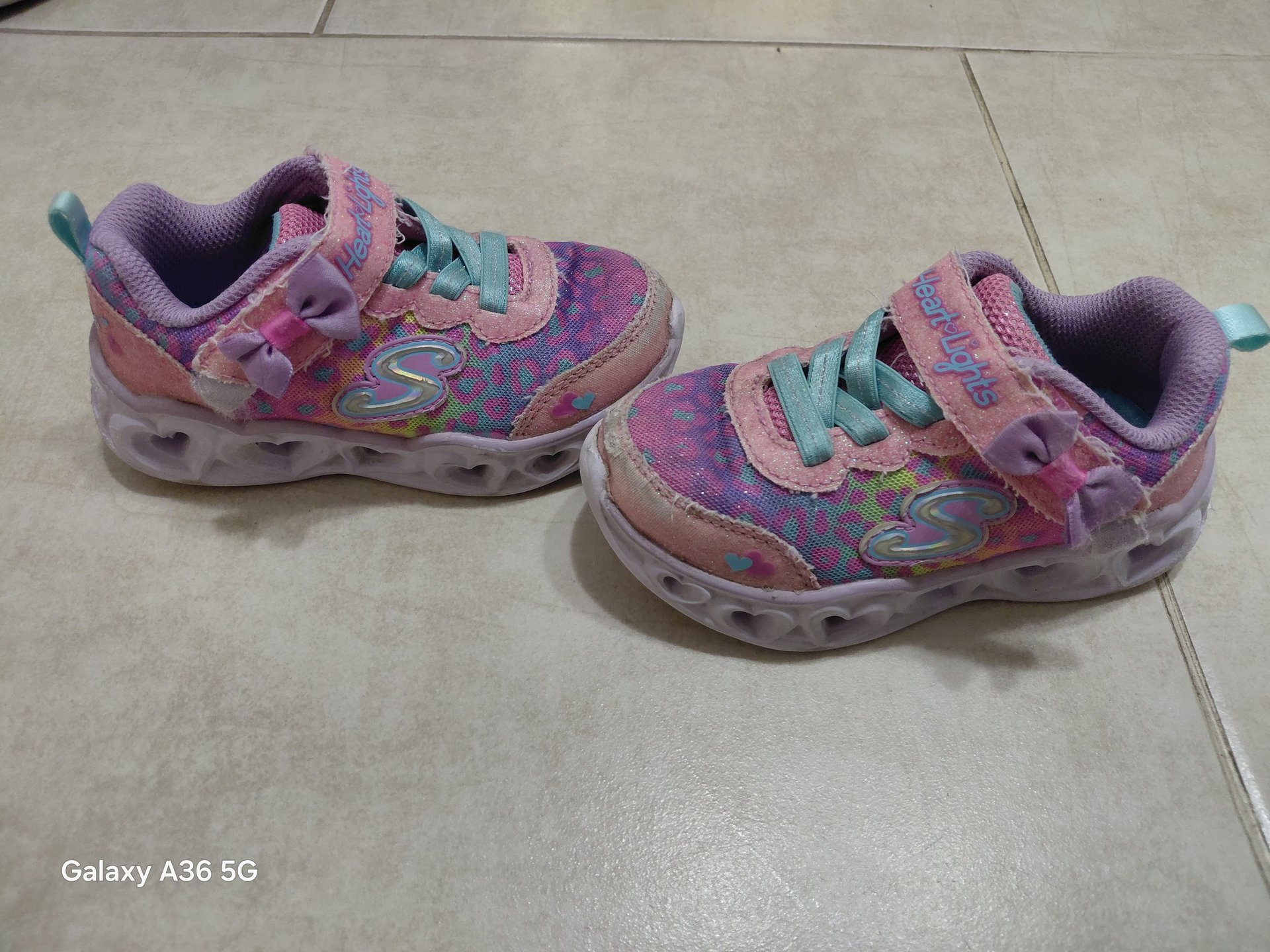 Skechers