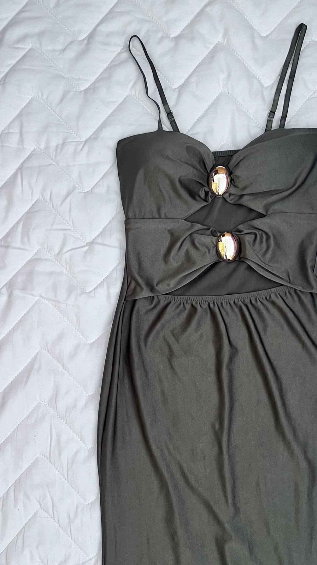 Зелен фустан